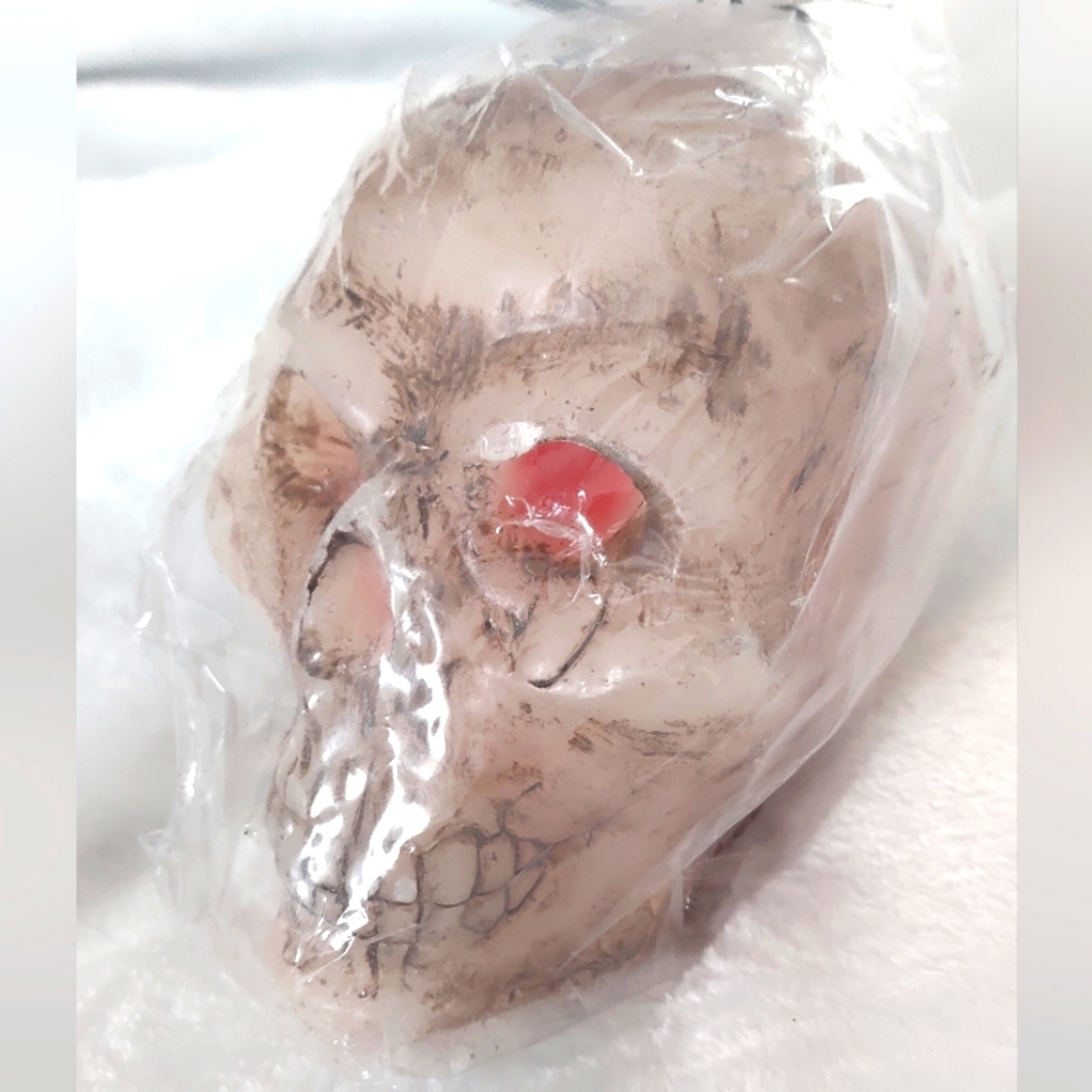 Medium Size Skull Bleeding Candle